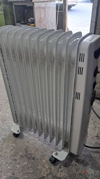 Black Deckkr  2500W Rom Heater