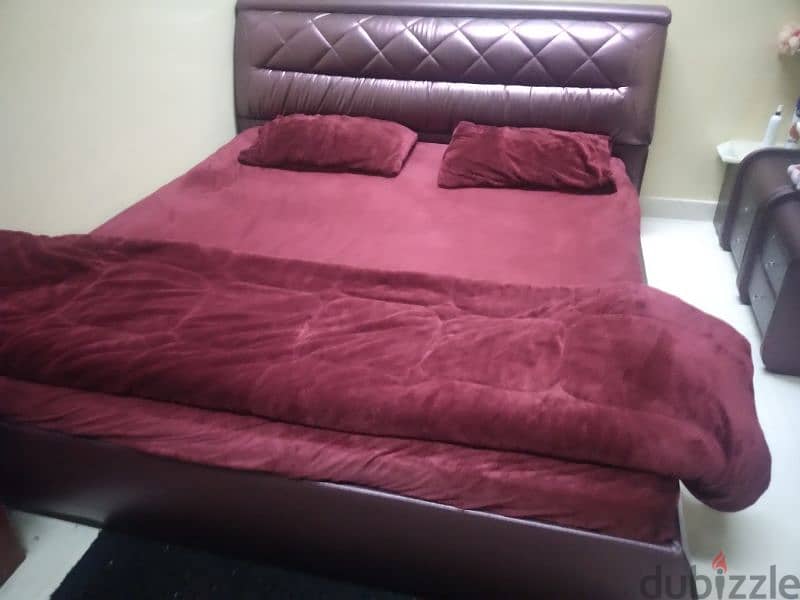 Bed Set for sale with 2 side tables for sale (Urgent) 0