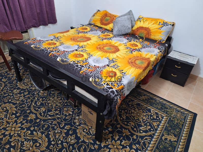 King size bed  with medicated mattress and two side table  very 0