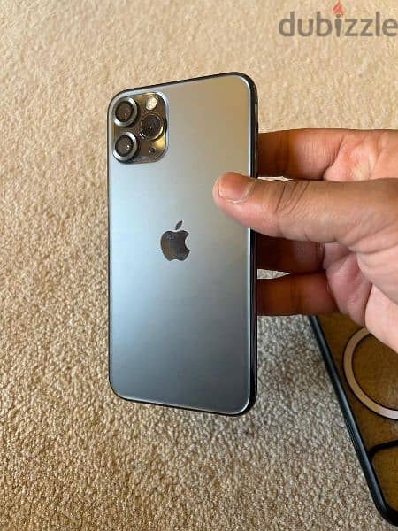 iphone 11 pro 256gb 10/10 condition 0