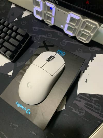 mouse logitech G pro superlight wireless للبيع مستعمل