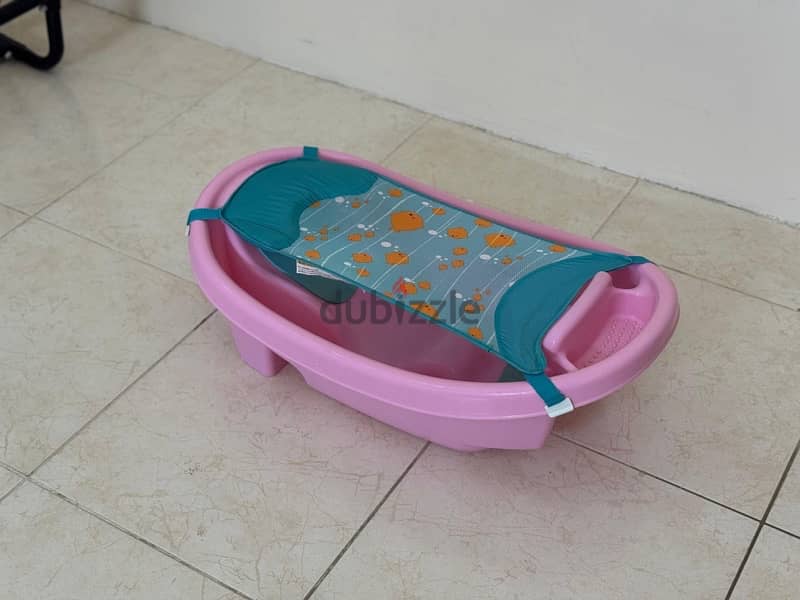 baby swing and bathtub 3