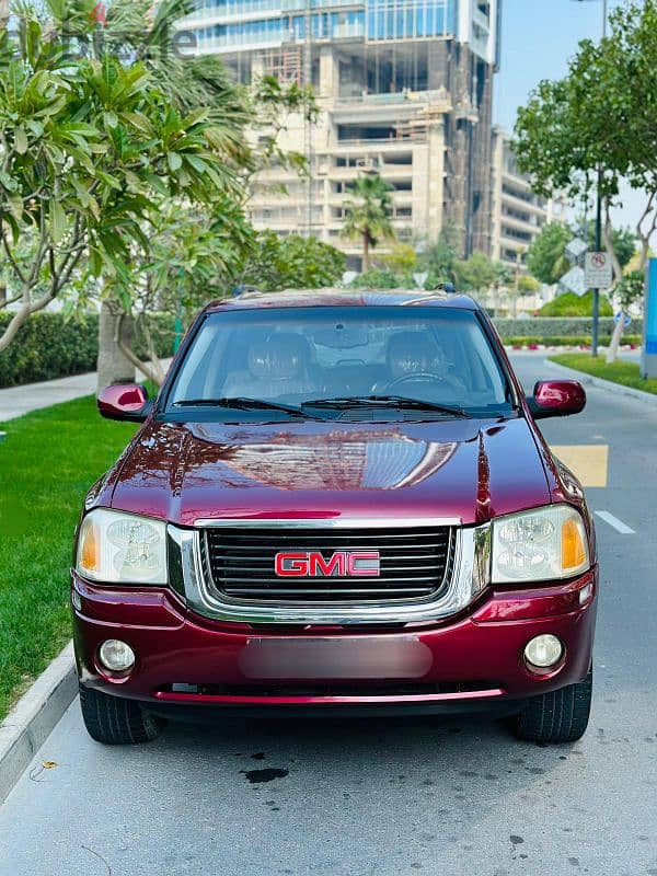 GMC Envoy 2005 Model. Very well maintained Jeep in excellent condition 2