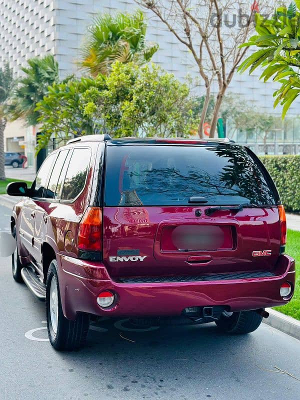 GMC Envoy 2005 Model. Very well maintained Jeep in excellent condition 11