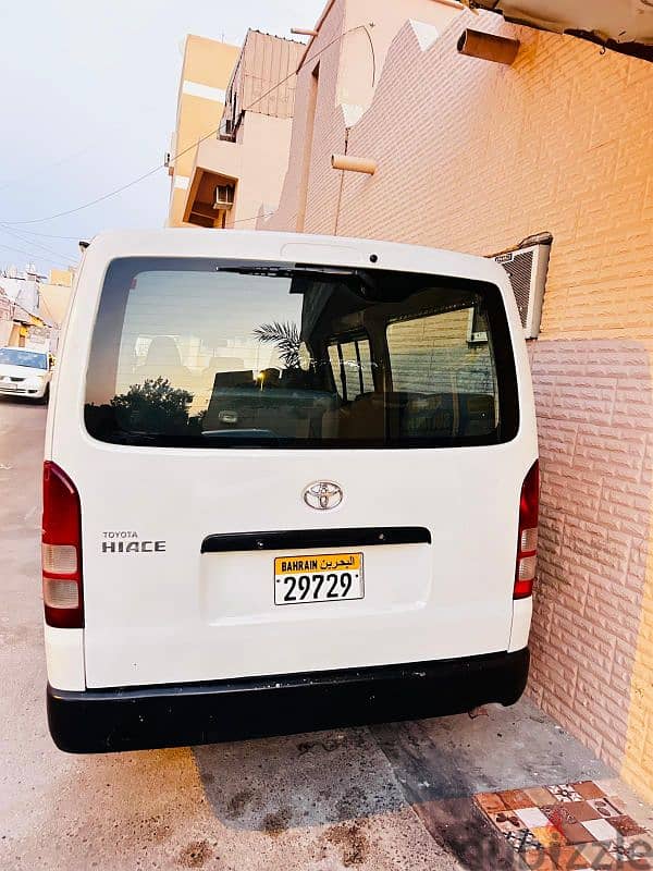 Toyota Hiace 2010 2