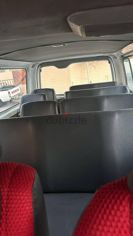 Toyota Hiace 2010 5