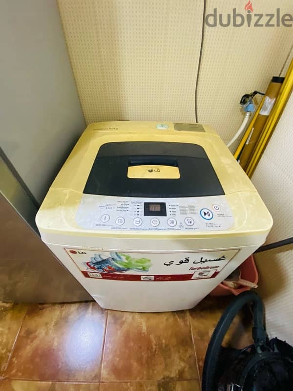 LG Washing Machine (7kg). 0