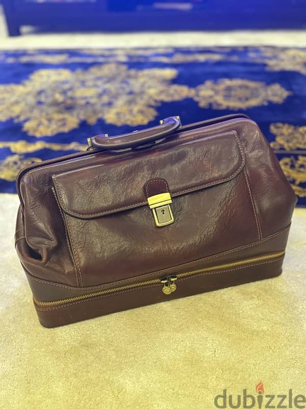 vintage leather suitcase (100% leather) 1