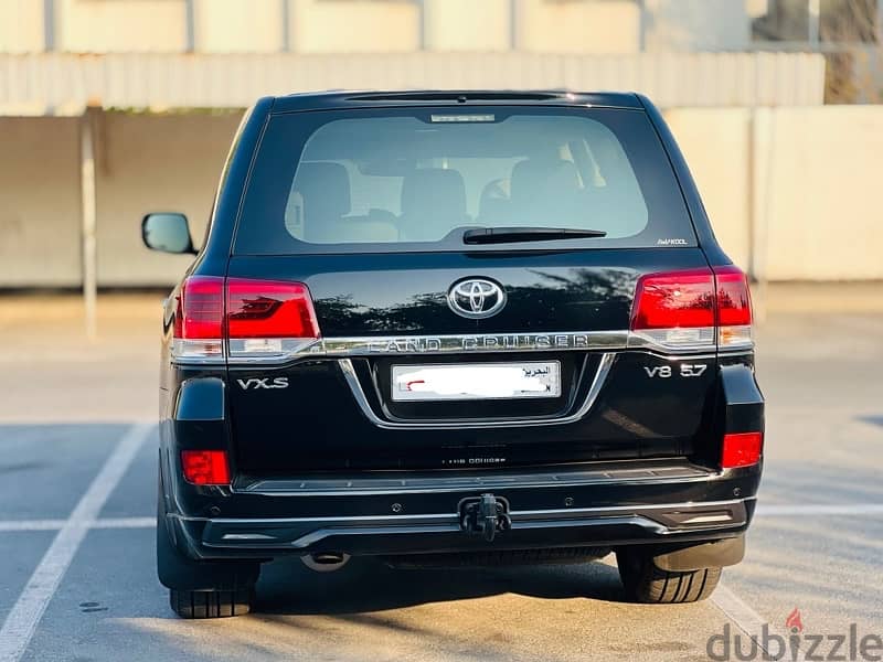 Toyota Land Cruiser 2016 VX-S V8 For sale 3