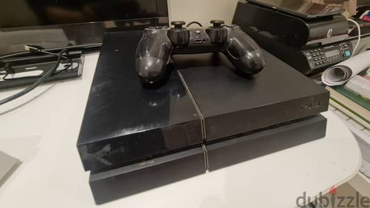 Sony PlayStation  4 في حاله ممتازه،  سعر تنافس فقط25 دينار