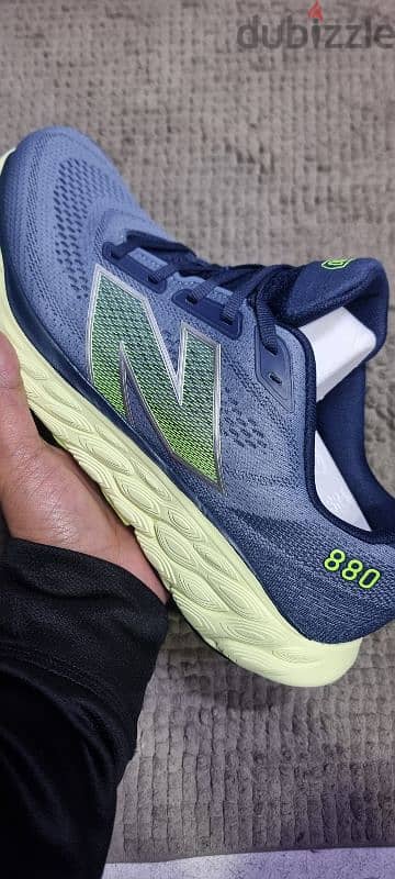 New Balance 880