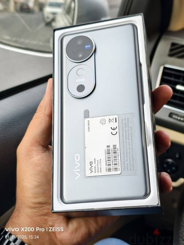 vivo v 40 12 GB Ram 1