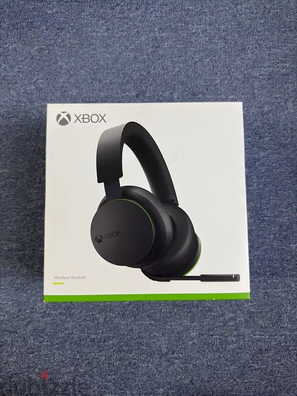 xbox official headset - new but box opened 0