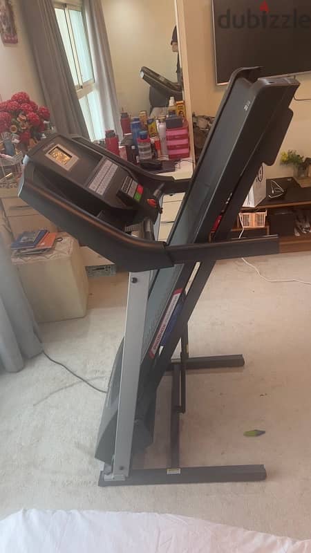 keyboard  and treadmill for sell 0