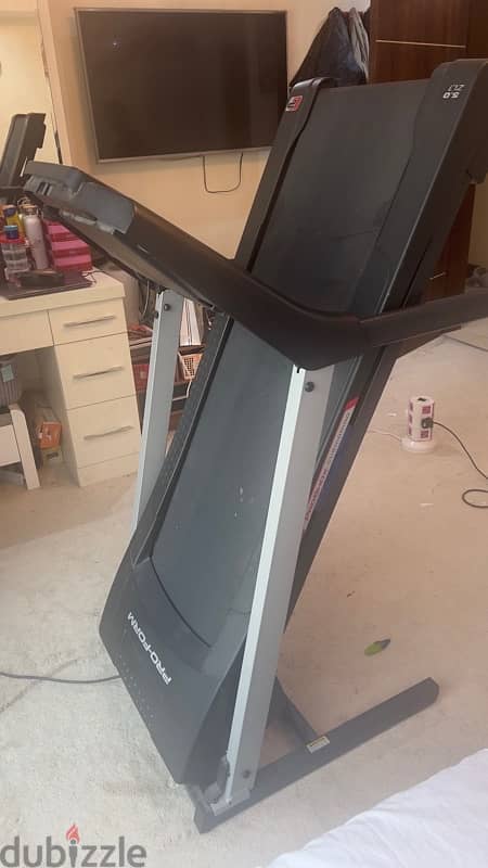 keyboard  and treadmill for sell 2