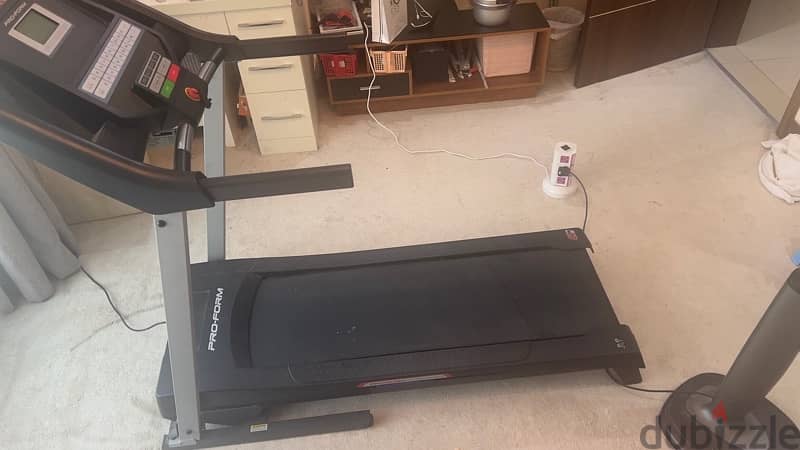 keyboard  and treadmill for sell 4