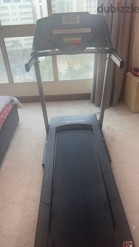 keyboard  and treadmill for sell 7