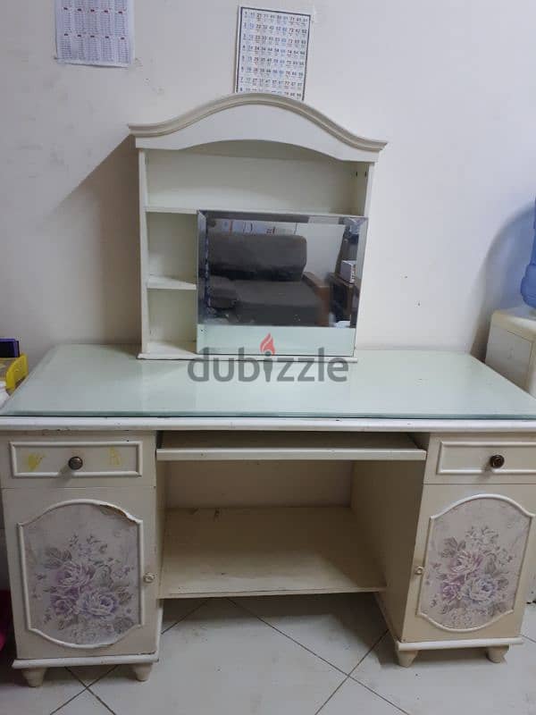 dressing table urgent for sale 0