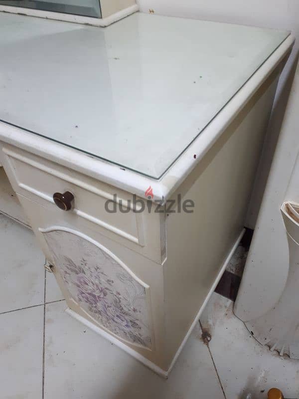 dressing table urgent for sale 2