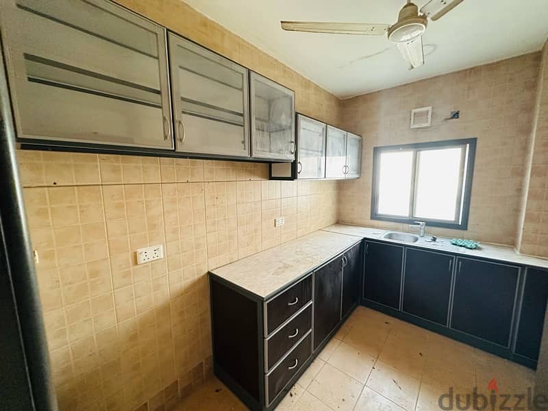 150 bd janbiyaha 2 bedroom Un furniture apartment 5