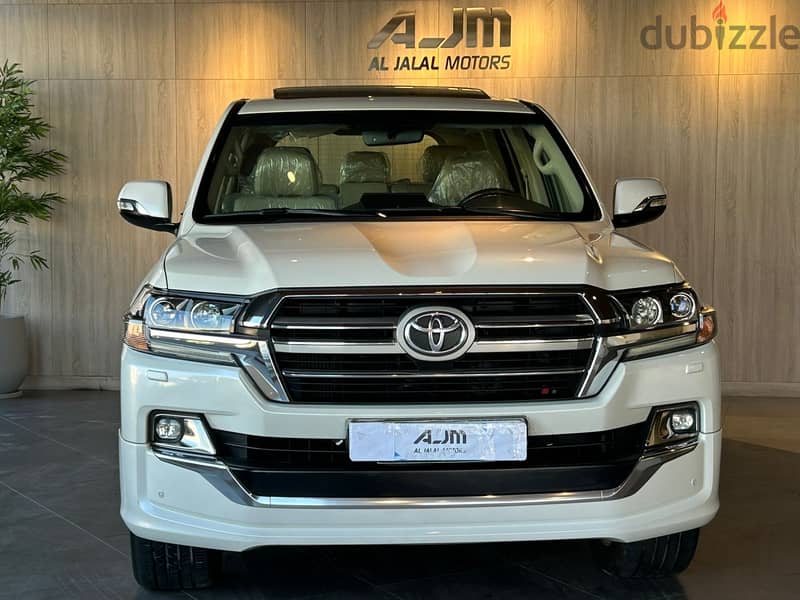 Toyota Land Cruiser MODEL  2019 GXR V8 GRAND TOURING  FOR SALE 1