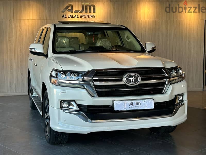 Toyota Land Cruiser MODEL  2019 GXR V8 GRAND TOURING  FOR SALE 2