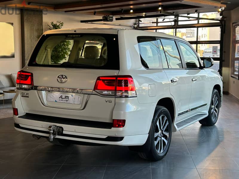 Toyota Land Cruiser MODEL  2019 GXR V8 GRAND TOURING  FOR SALE 4