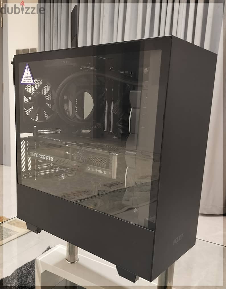 للبيع كمبيوتر قيمنغ شبه جديد استخدام بسيط جداً | For Sale Gaming PC 0