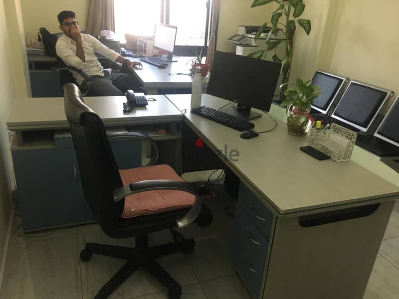 Good Condition Office Furnuiture for sale 10