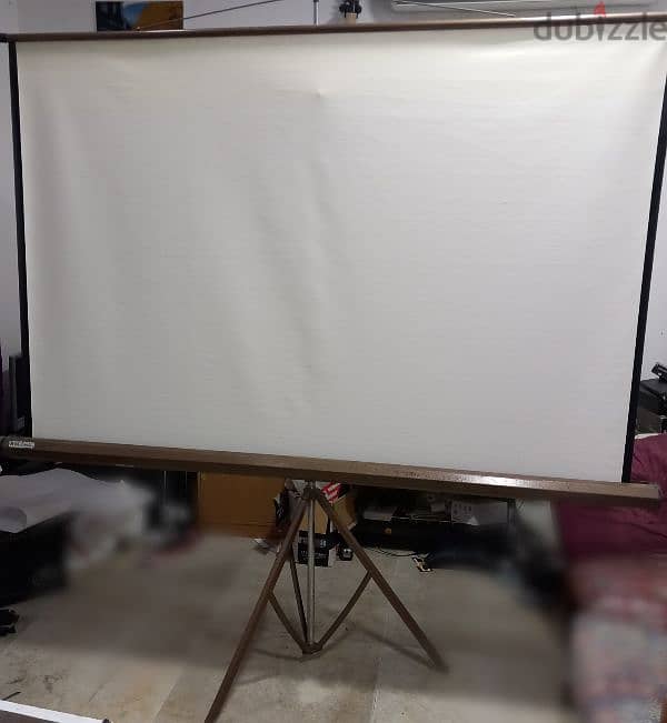 60inch Projector Screen with Stand 0