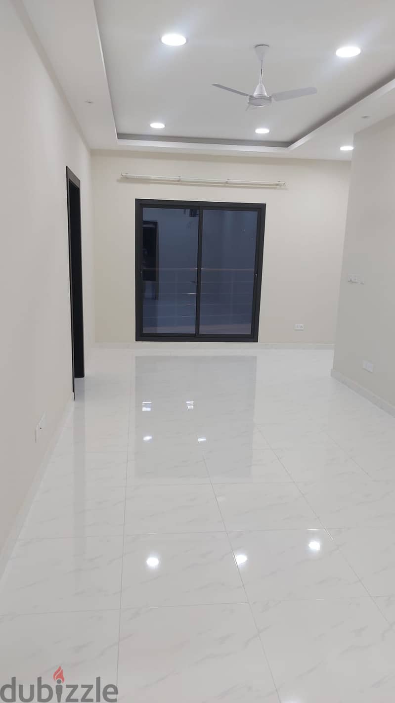 new building flat for rent with balcony in zinj 10