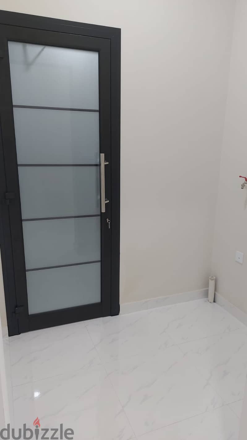 new building flat for rent with balcony in zinj 12