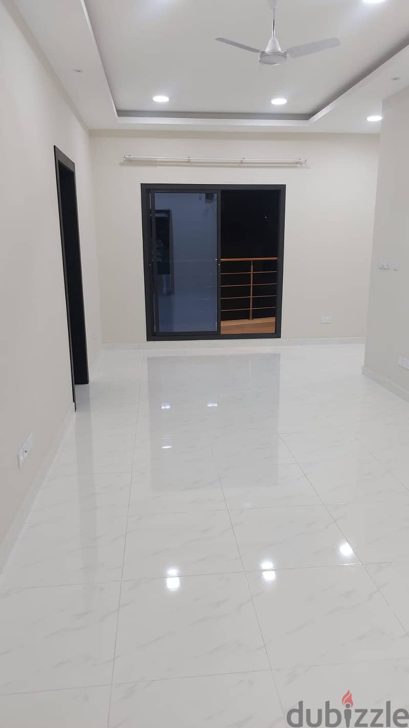 new building flat for rent with balcony in zinj 14