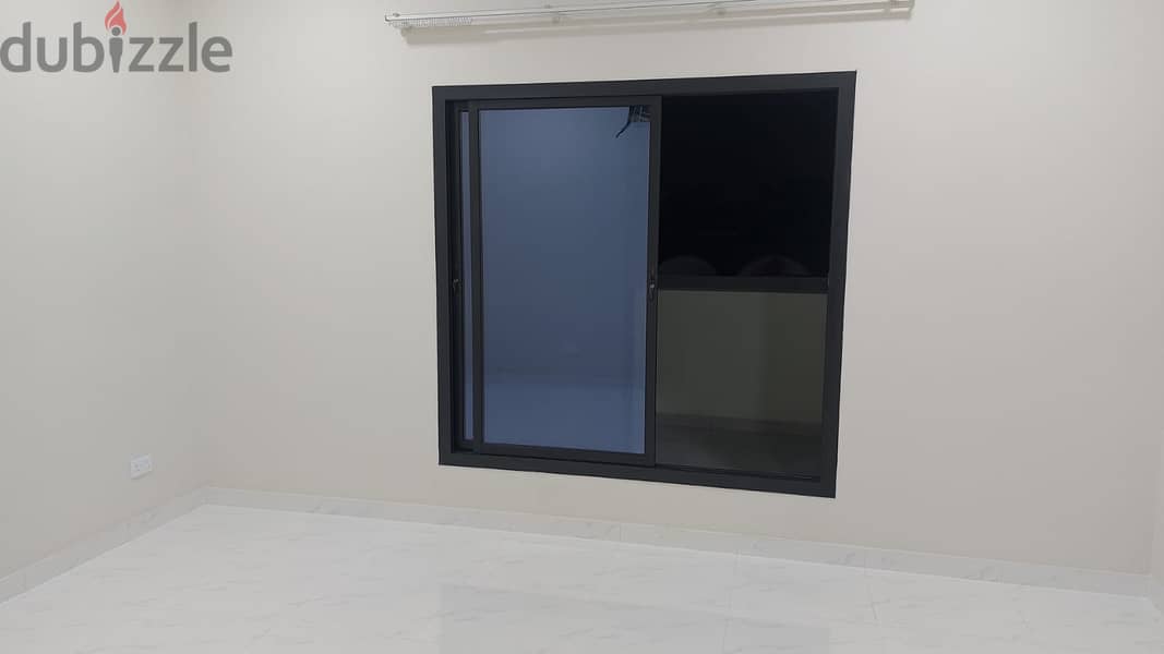 new building flat for rent with balcony in zinj 16