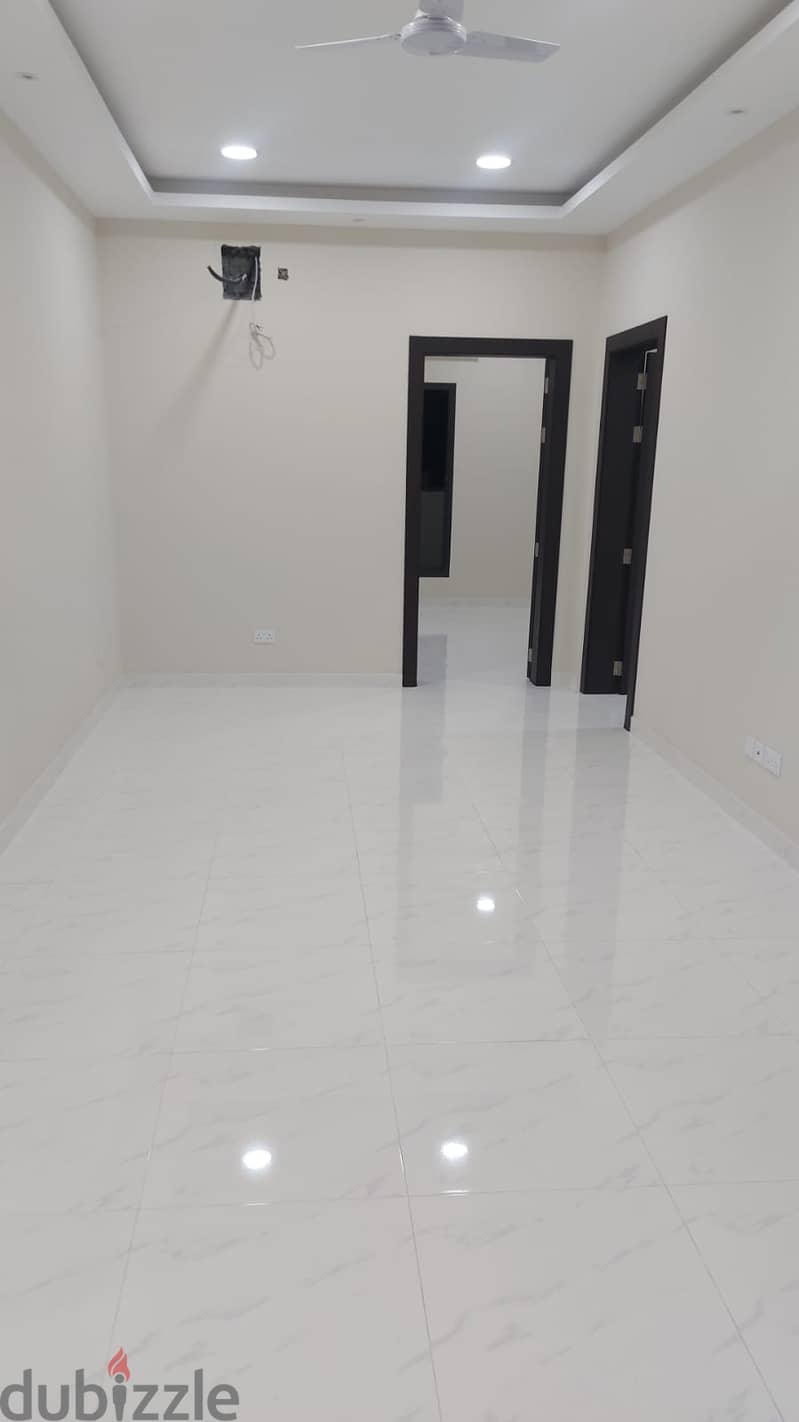 new building flat for rent with balcony in zinj 18