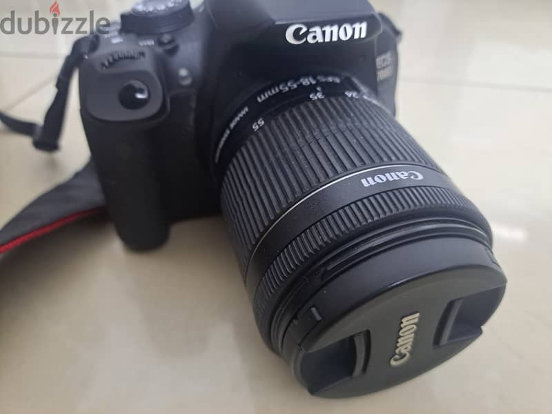 Canon DSLR Camera D700 2