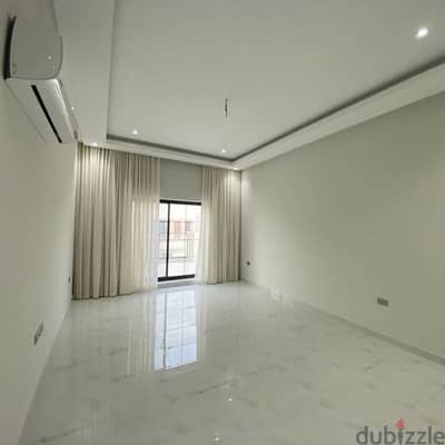 للبيع فيلا  راقيه في عراد قرب القلعه  villa for Sale in Arad