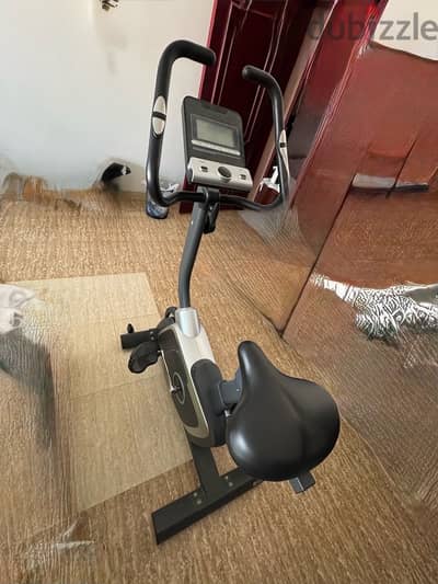 indoor cycling trainer/ exercise bike