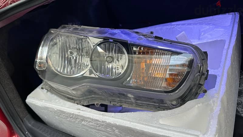 Mitsubishi Lancer 2017 original light (right side) LIKE NEW 1