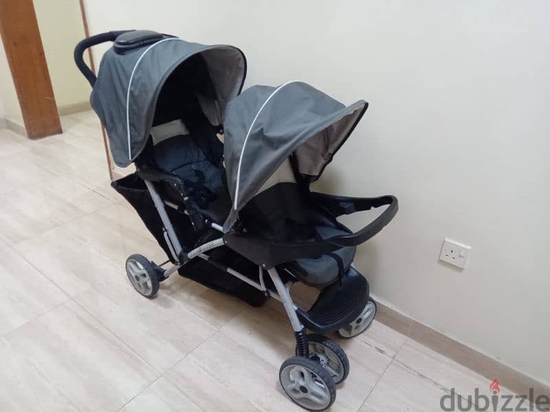 graco double stroller  in excellent condition pickup 1