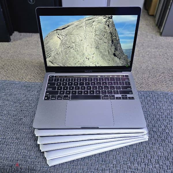 Apple MacBook Pro 2022 M2 1