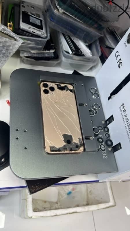 iPhone Back Goass replacement with laser machine . 0