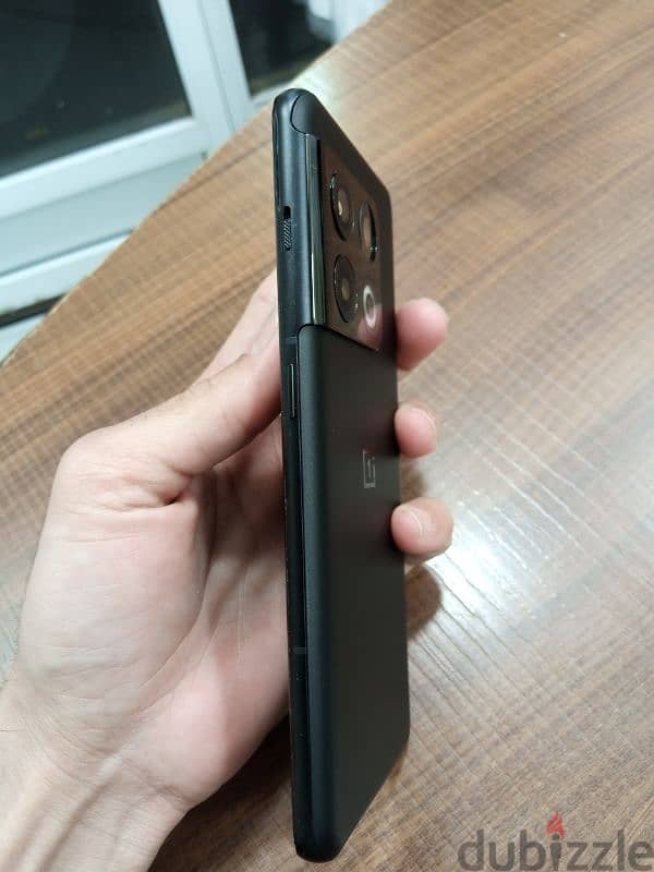 One plus 10 pro condition 10/10 with box and charge 5