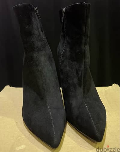 Black velvet boot high heels