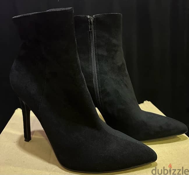 Black velvet boot high heels 1