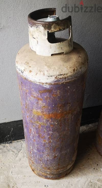 cylinder with regulator