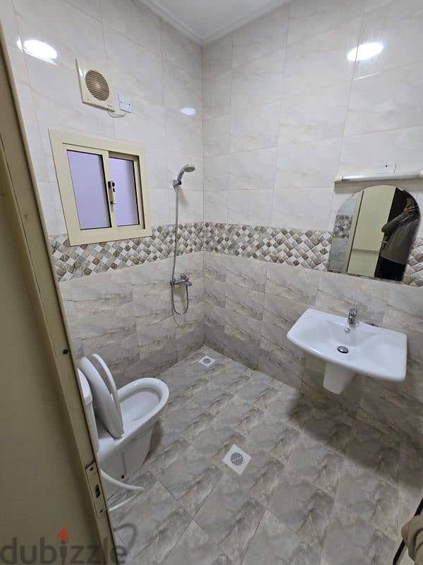 5 bedroom 3 bathroom hall kitchen with ewa 370 bhd . 34030556 3