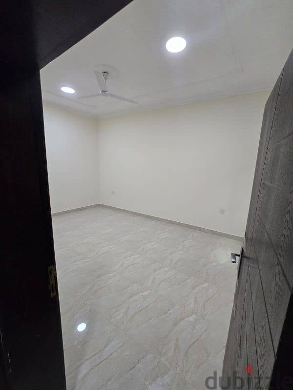 5 bedroom 3 bathroom hall kitchen with ewa 370 bhd . 34030556 6