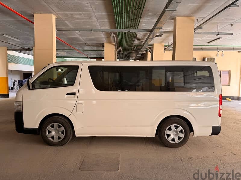 Toyota Hiace 2015 1