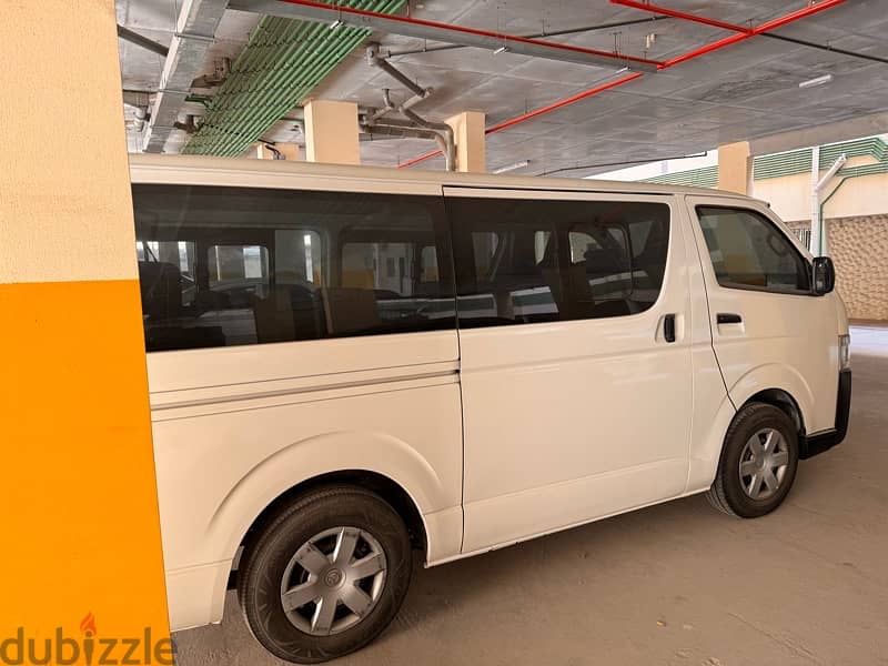 Toyota Hiace 2015 3